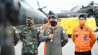 Laksanakan Misi SAR Pesawat Sriwijaya Air SJ-182, TNI AU Berangkatkan Dua Helikopter