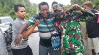 Personel Kodim Mansel Selamatkan Korban Kecelakaan di Distrik Momiwaren