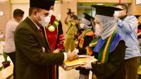 Hadiri Wisuda Institut Kesehatan Deli Husada, Gubernur Edy Rahmayadi Ingatkan untuk Tidak Berhenti Menuntut Ilmu