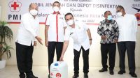 Wagub Musa Rajekshah Terima Bantuan Mobil Jenazah dan Depot Disinfektan