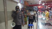 Cegah Covid-19, Ditbinmas Polda Banten Bagikan Ratusan Masker di Mall Ramayana