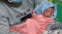Bayi Laki Laki Mungil Tanpa Dosa Ditemukan Menangis Didepan Rumah Warga
