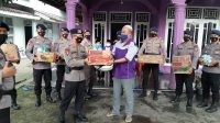 Sat Brimob Polda Banten Bagikan Sembako dan Santunan di Griya Yatim dan Dhuafa Serang