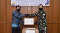 Puskes TNI Terima Donasi Material Kesehatan Covid-19