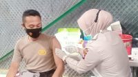 Dukung Program Pemerintah, Personel Brimob Banten di Vaksin