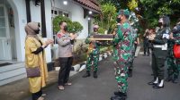 Puluhan TNI Geruduk Rumah Dinas Kapolda Banten