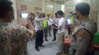 POLRES SIMALUNGUN PERKETAT PPKM MIKRO 6 WILAYA ZONA HIJAU DENGAN OPERASI YUSTISI DI MALAM HARI.