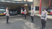 Cegah Penyebaran Covid-19, Brimob Polda Banten Semprotkan Disinfektan di Vihara Alokitesvara
