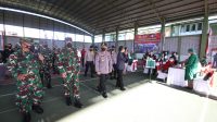 Panglima TNI dan Kapolri Tinjau Vaksinasi Drive Thru di Bali.