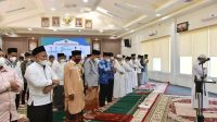 Beri Contoh, Bupati Batu Bara Gelar Sholat Idul Fitri di Rumah Dinas