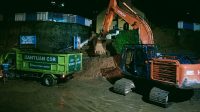 Paska Longsor Di Simalungun, PT Toba Pulp Lestari Berikan Bantuan Excavator