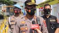 KABIDHUMAS POLDA BANTEN AJAK MASYARAKAT YANG MUDIK MELAKUKAN TES SWAB ANTIGEN TERLEBIH DAHULU.