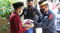 Peduli Sesama Manusia, Tim Warung Jumat Polda Banten Salurkan Puluhan Paket Sembako