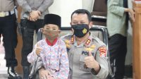 Ade Kosasih beserta Kelima Adiknya Dapat Bantuan Paket Pendidikan dari Kapolda Banten