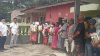 Kadin Batu Bara Berikan Bantuan Kepada Warga Kurang Mampu di Dua Desa Kecamatan Lima Puluh