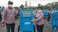 Pemkab Simalungun Serahkan Sarana Pengelolaan Sampah ke Kecamatan.