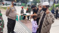 Operasi Yustisi dan Bagikan Masker, Polsek Mauk Polresta Tangerang dan Muspika Optimalkan PPKM Mikro.