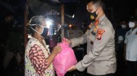 Gelar Patroli Skala Besar, Polda Banten Bagikan 7500 Paket Sembako