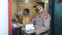 Tak Kenal Lelah, Polda Banten dan TNI, Terus Patroli Penerapan PPKM Level 4 dan Bagikan Ratusan Masker