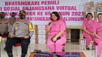 PENGURUS CABANG BHAYANGKARI SIMALUNGUN GELAR AJANGSANA VIRTUAL PEMBAGIAN SEMBAKO KEPADA PERSONIL YANG MELAKSANAKAN ISOMAN.