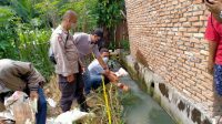 PERSONIL POLSEKTA TANAH JAWA CEK PENEMUAN MAYAT BAYI DI PARIT.