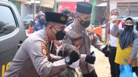 TIM JUMAT BAROKAH POLDA BANTEN DATANGI MASYARAKAT GELORAKAN AYO PAKAI MASKER.