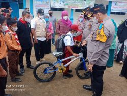 Bantu Orang Tua Cari botot, Cristian Milano Sinaga Dibelikan Sepeda Baru Oleh Kapolres Batu Bara.