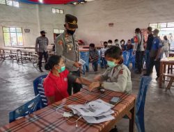 POLDASU GELAR VAKSINASI DAN BAKSOS 31 TAHUN PENGABDIAN AKABRI 90 MELALUI POLSEK BANGUN.