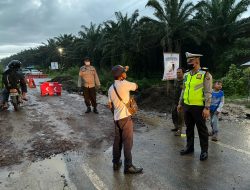 JALAN AMBLAS KASAT LANTAS POLRES SIMALUNGUN SIGAP AMANKAN JALAN UMUM.