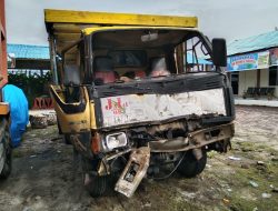 Bus Medan Jaya Adu Kuat Dengan Truck Colt Diesel di Jalinsum Batu Bara 1 Orang Luka.