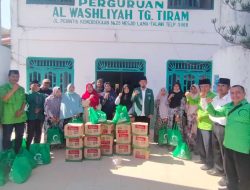 Semarakkan HUT Ke 91, PD Al Washliyah Batu Bara Berbagi 40 Paket Sembako Ke Guru MDA.