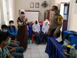 KPOLSEK BANGUN TINJAU VAKSINASI MASSAL DOSIS 1 DI NAGORI SIANTAR ESTATE TARGET CAPAIAN 70%.