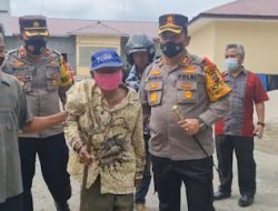 Semangat Ikut Vaksin Kapolres Batu Bara Berikan Apresiasi Kepada Kek Temu.