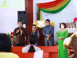 Laksanakan Kebaktian Minggu Di GKPS dan HKBP Perdagangan, Bupati Simalungun Ajak Masyarakat Dukung Program Pemerintah.