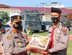 Kapolres Batu Bara Berikan Paket NaTaRu Kepada Personil dan Awak Media.