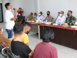 Dalam rangka pengosongan KJA di Tigaras, Bupati Simalungun Rakor dengan Pemilik KJA.