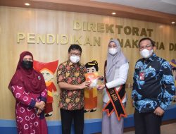 Ny Maya Indriasari Zahir di Dampingi Kadisdik Batu Bara Mengunjungi Direktorat Paud Jakarta.