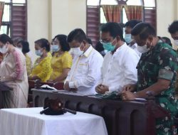 Bupati dan Istri Laksanakan Ibadah Minggu di Gereja HKBP Sebelawan.