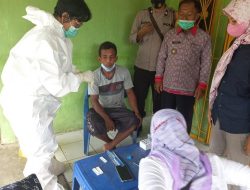 POLSEK BANGUN DAMPINGI NAKES LAKSANAKAN TRACING MEMUTUS MATA RANTAI PENULARAN VIRUS COVID 19 .