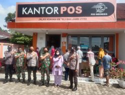 POLRES SIMALUNGUN BUKA GERAI VAKSIN DI KANTOR POS OPTIMALISASI VAKSINASI KEPADA LANSIA.