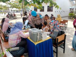 Si Propam Polres Batu Bara Lakukan Pengecekan Vaksinasi.