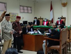 Kesal karena Terbongkar Bohongnya, Tokoh Adat Lampung Timur Azzohirry Mengamuk di Pengadilan.