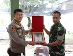 PERKOKOH TNI-POLRI KAPOLRES SIMALUNGUN KUNJUNGI BATALYON INFANTRI 122 TOMBAK SAKTI