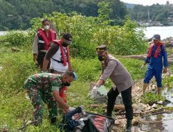 Kapolsek Parapat Pimpin Evakuasi Penemuan Mayat Wanita Di Tepi Danau Toba