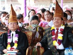 Bupati Simalungun dan Istri Laksanakan Ibadah Minggu di Gereja GKPS Tanjung Saribu.