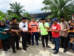 Jembatan di Desa Sumber Rejo Diresmikan Bupati Zahir