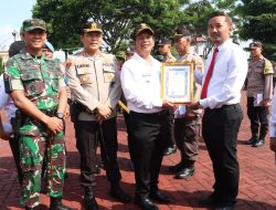 Berhasil Ungkap Kasus Pembunuhan Ibu dan Anak, Kasat Reskim Beserta Tim Terima Penghargaan Dari Bupati Simalungun