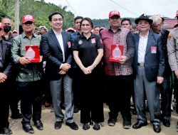 Bupati Simalungun Bersama Komisi 1 DPR RI, Napak Tilas di Gunung Simbolon