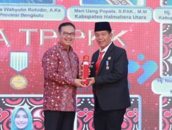 Bupati Simalungun Terima Penghargaan Manggala Karya Kencana