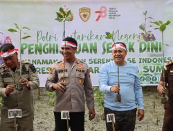 Forkopimda Batu Bara Tanam Seribu Bibit Mangrove di Pantai Sejarah